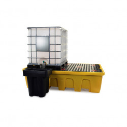Spill containment tray for 2 1,000-liter tanks with grating