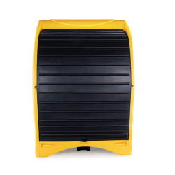Enclosed spill containment tray for 4 drums
