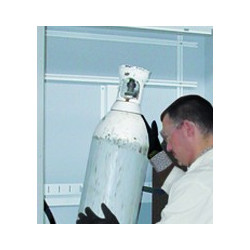 Horizontal rail for mounting 2 B50 cylinders